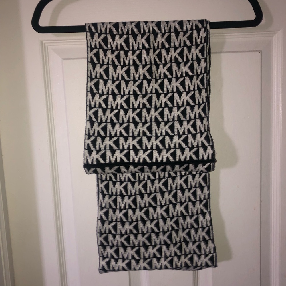Michael Kors Infinity Scarf